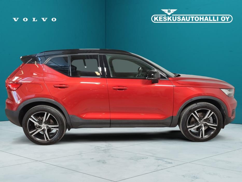 VOLVO XC40 2021