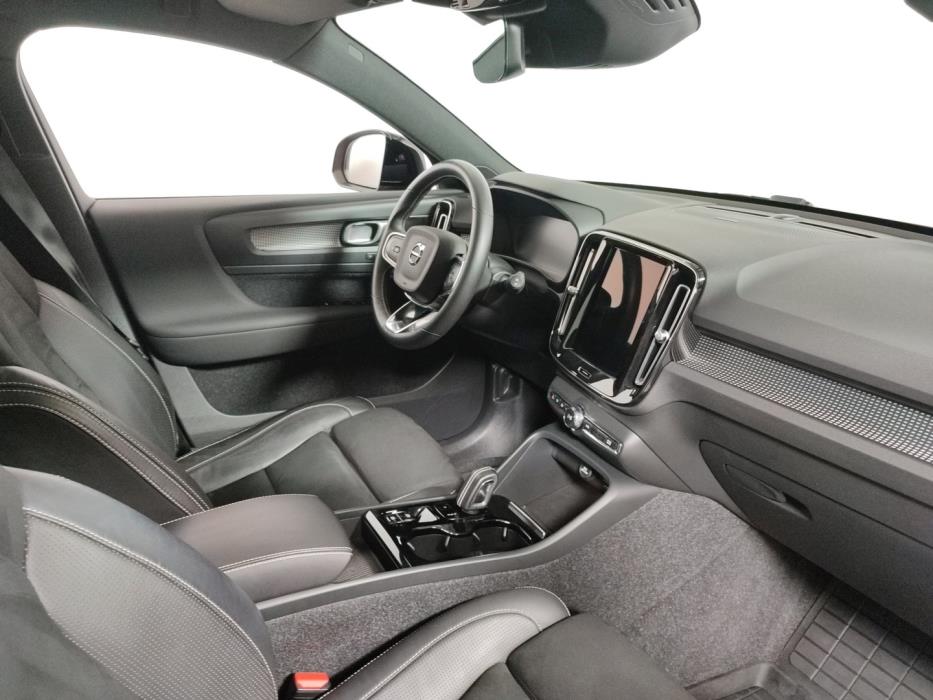 VOLVO XC40 2021