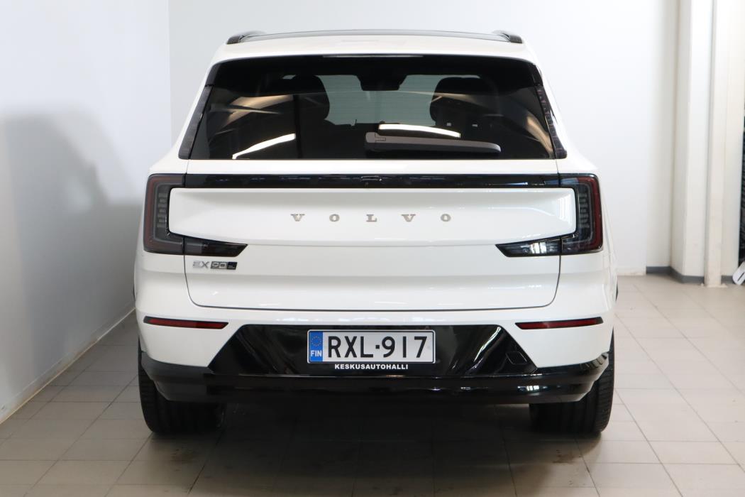 VOLVO EX90 2025