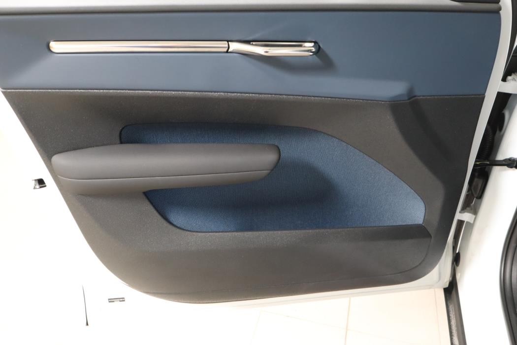 VOLVO EX30 Cross Country 2025