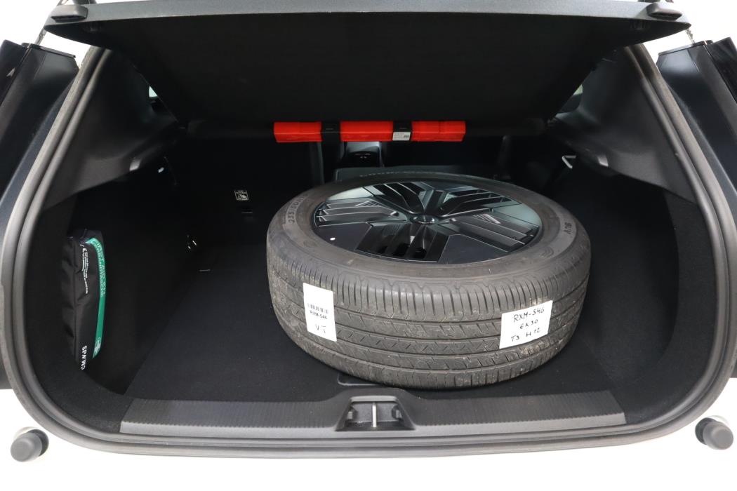 VOLVO EX30 Cross Country 2025