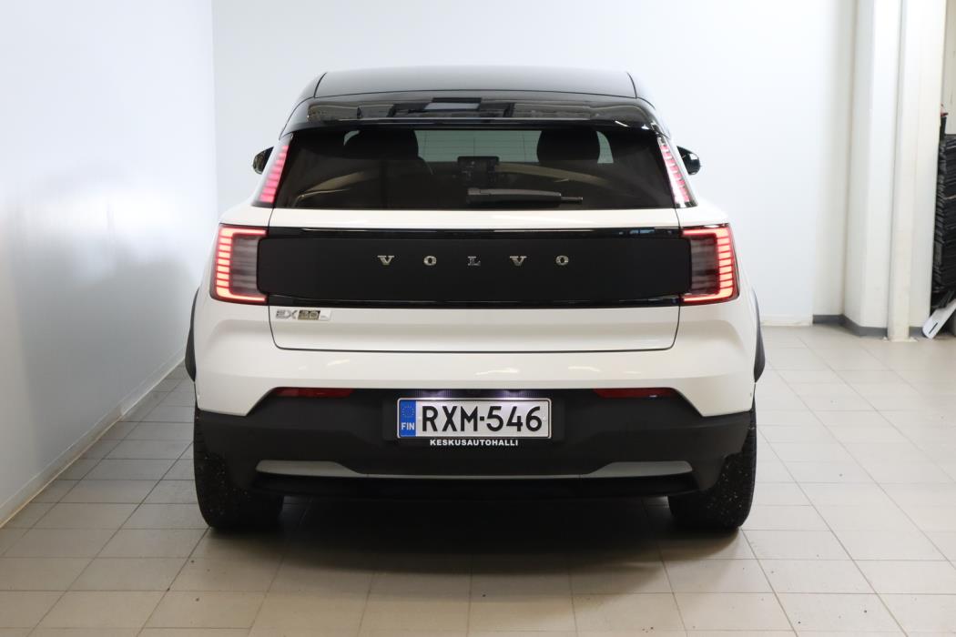 VOLVO EX30 Cross Country 2025