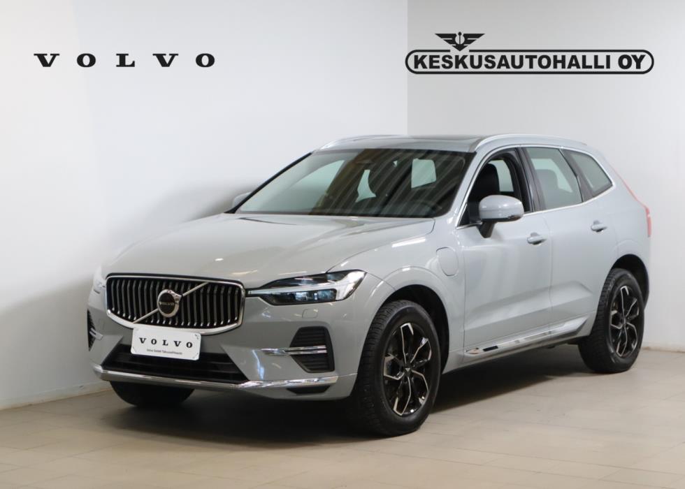 VOLVO XC60 2025
