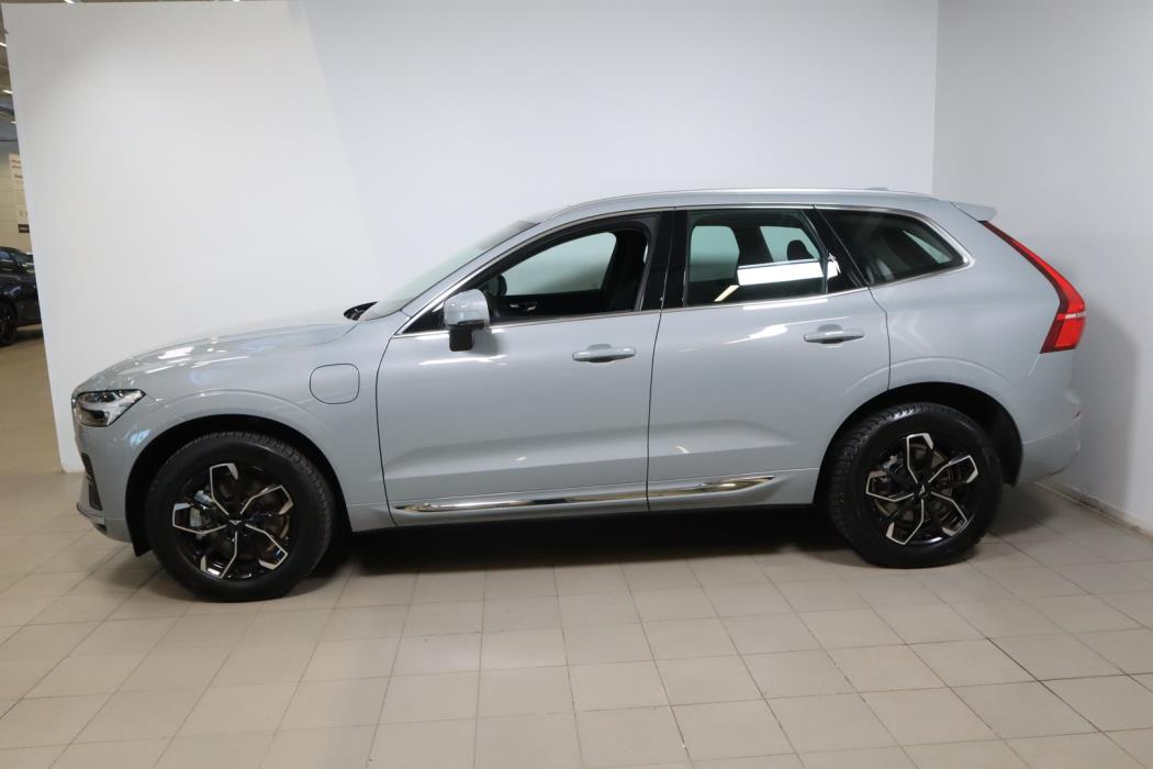 VOLVO XC60 2025