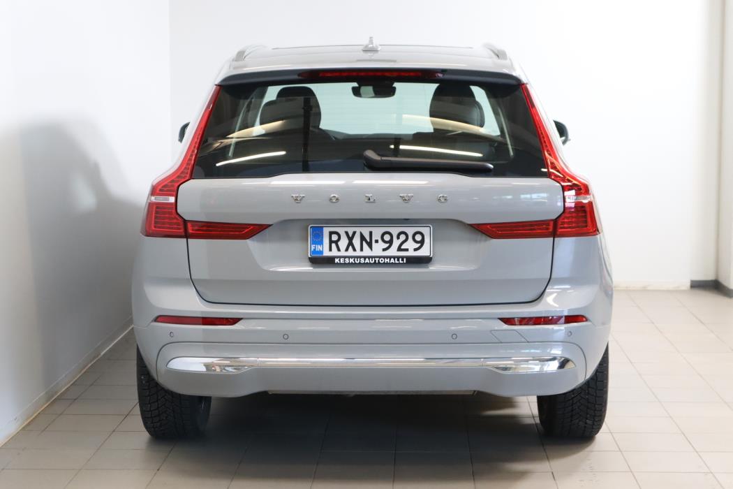 VOLVO XC60 2025