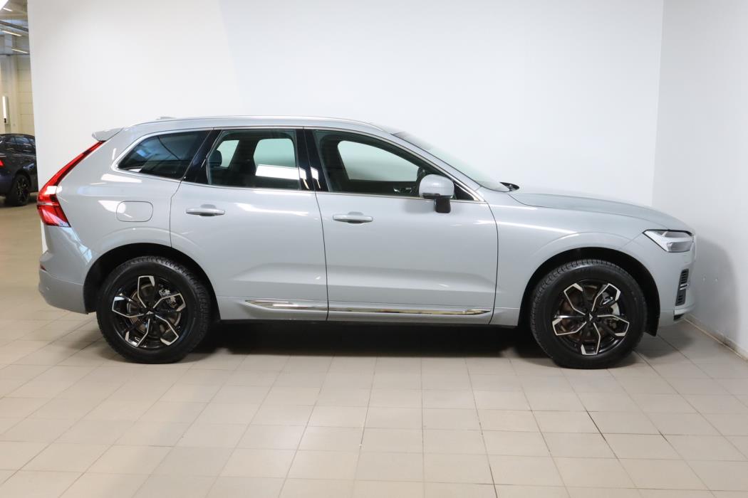 VOLVO XC60 2025