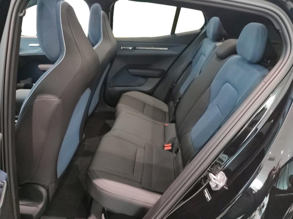 VOLVO EX30 Cross Country 2026