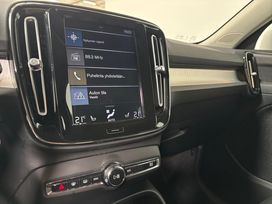 VOLVO XC40 2019
