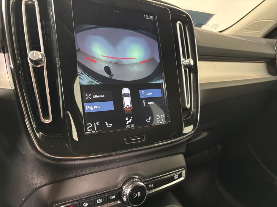 VOLVO XC40 2019