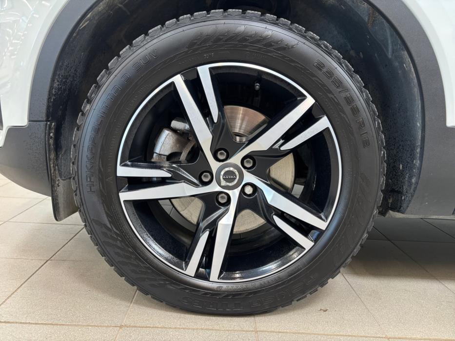 VOLVO XC40 2019