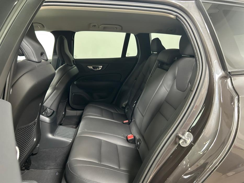 VOLVO V60 2024