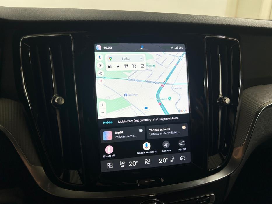 VOLVO V60 2024