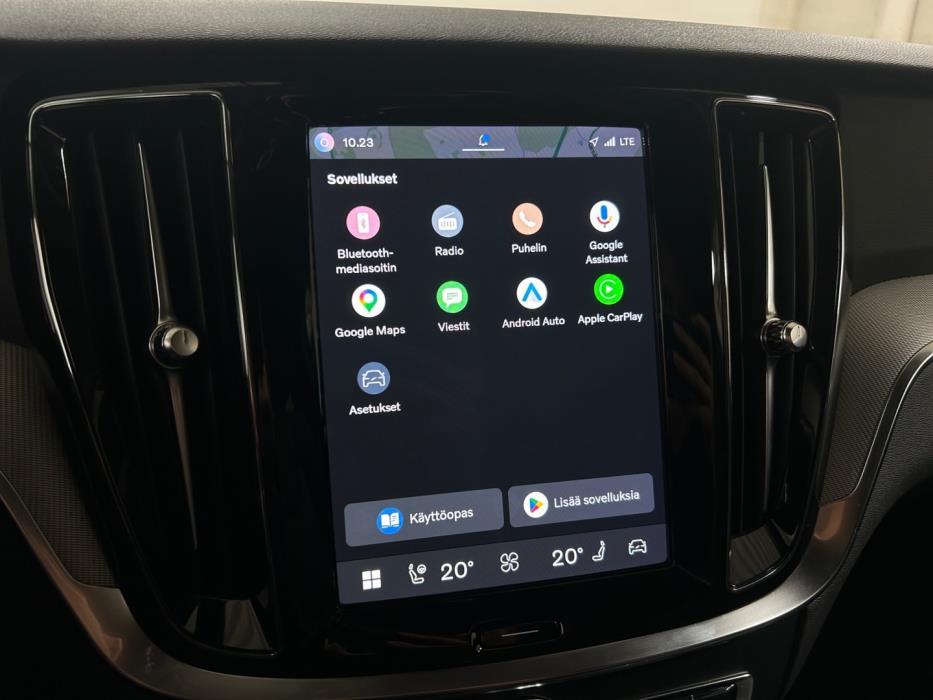 VOLVO V60 2024