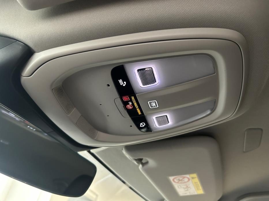 VOLVO V60 2024