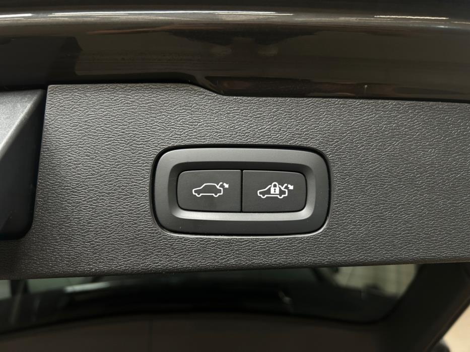 VOLVO V60 2024
