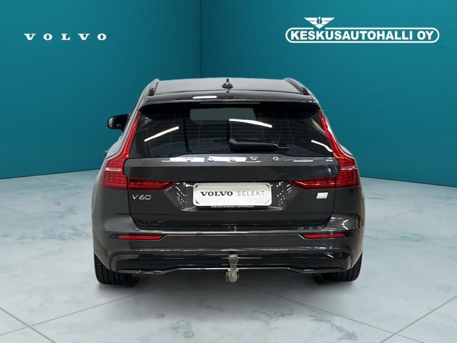 VOLVO V60 2024