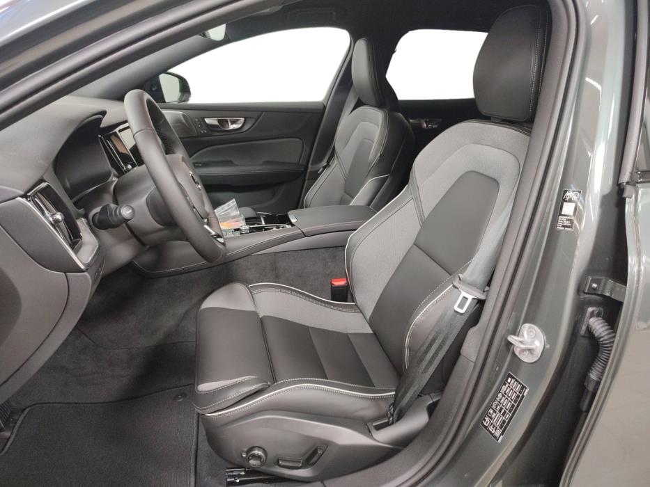 VOLVO V60 2026