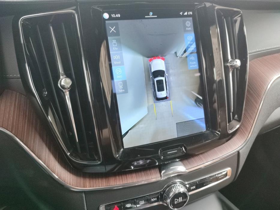 VOLVO XC60 2023