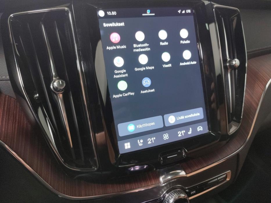 VOLVO XC60 2023