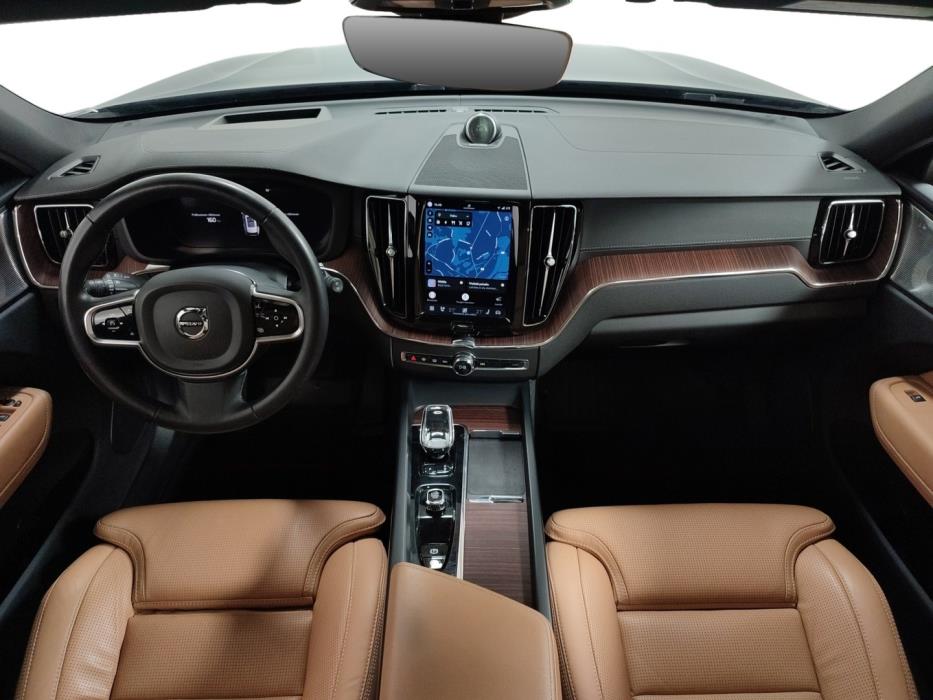 VOLVO XC60 2023