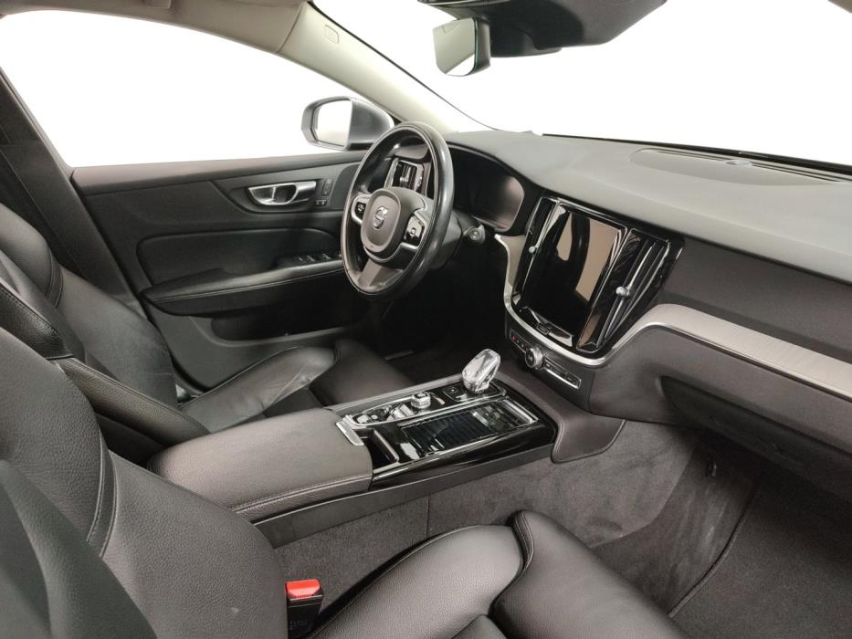 VOLVO V60 2021