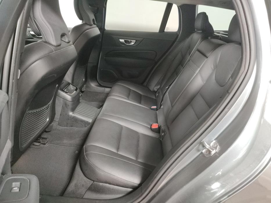 VOLVO V60 2021