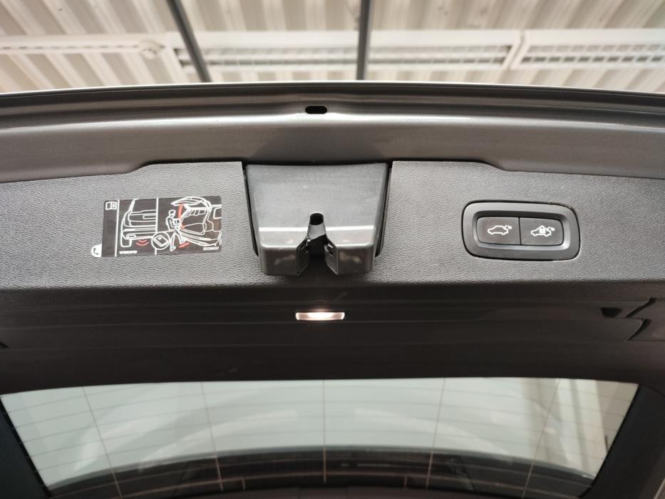 VOLVO V60 2021