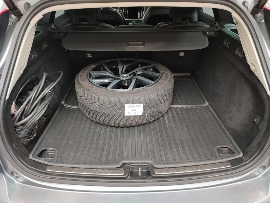 VOLVO V60 2021