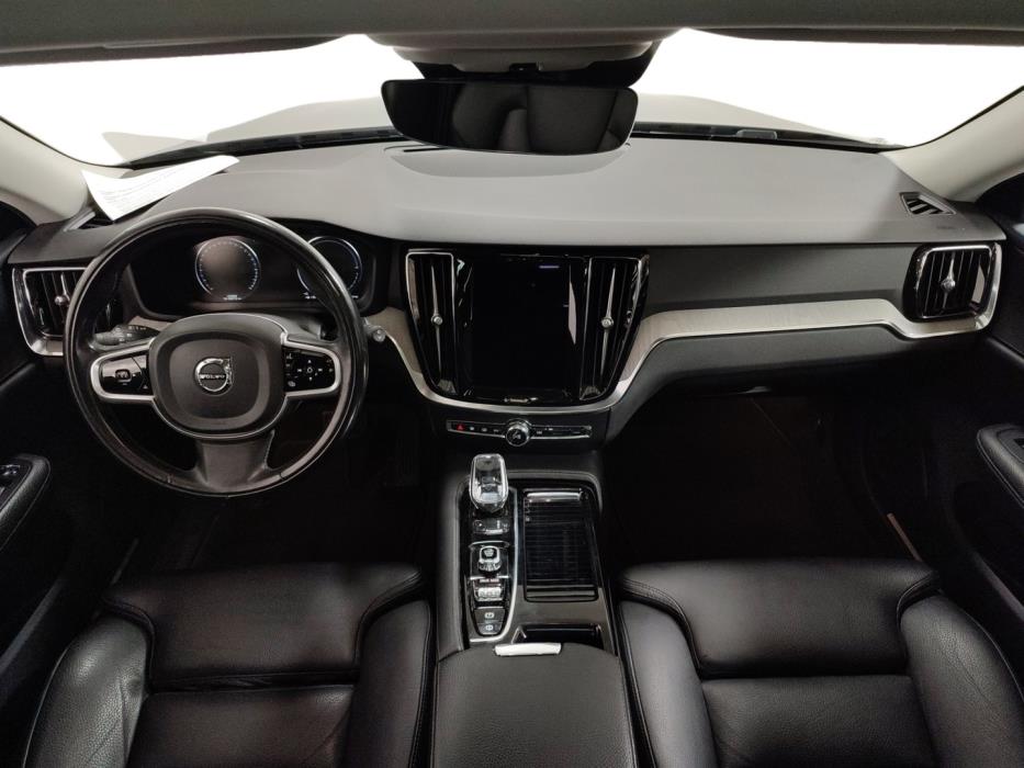 VOLVO V60 2021