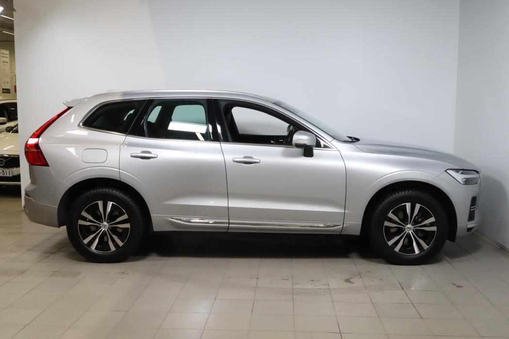 VOLVO XC60 2022