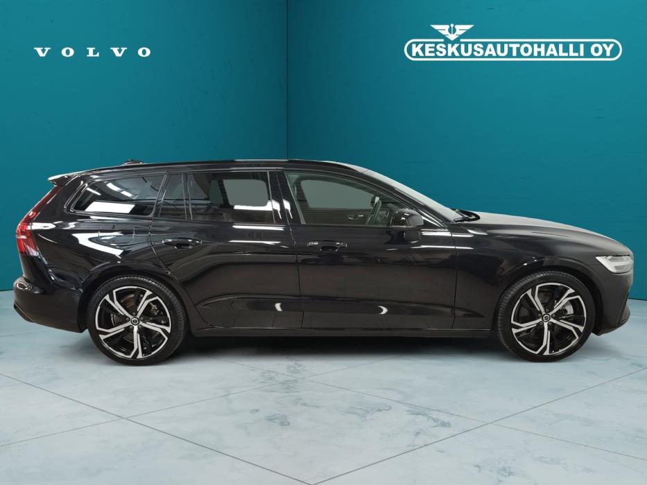 VOLVO V60 2025