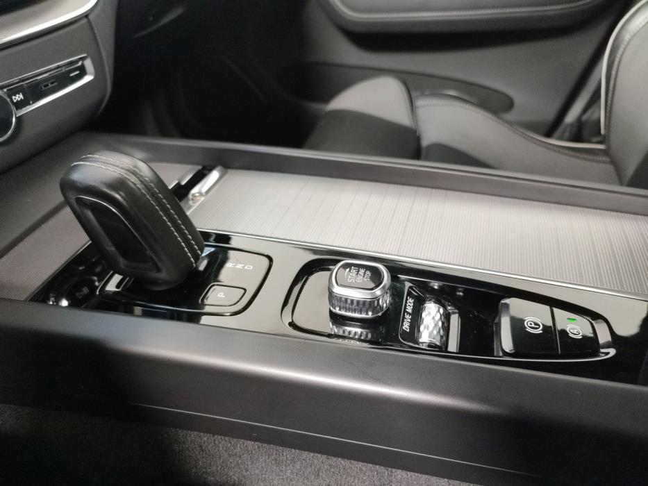 VOLVO XC60 2020