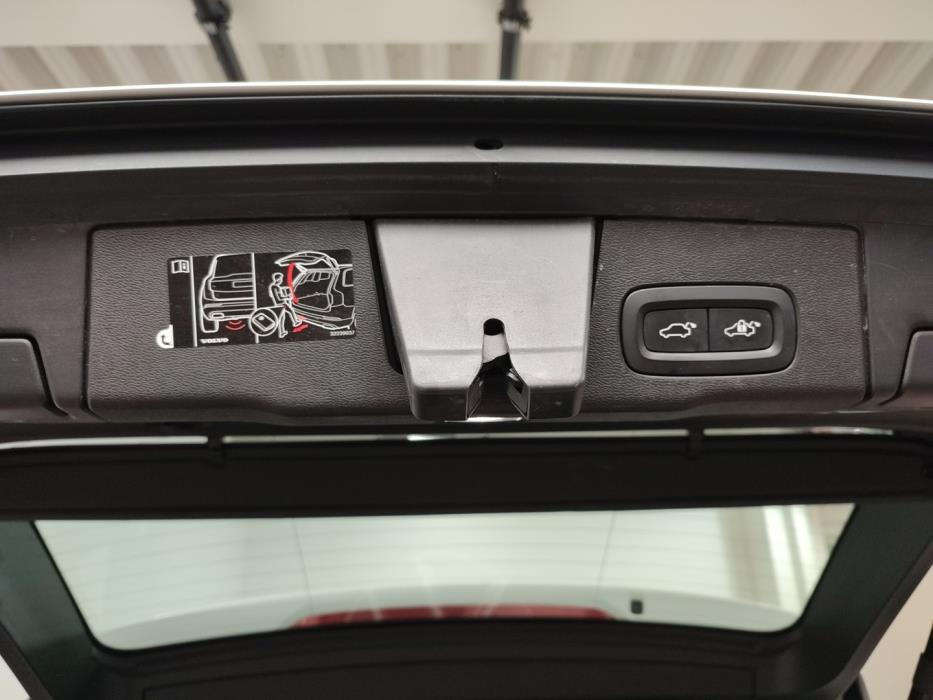 VOLVO XC60 2020