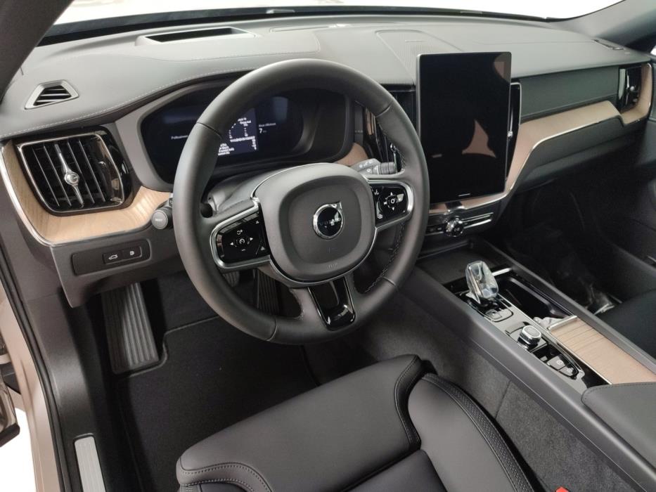 VOLVO XC60 2027