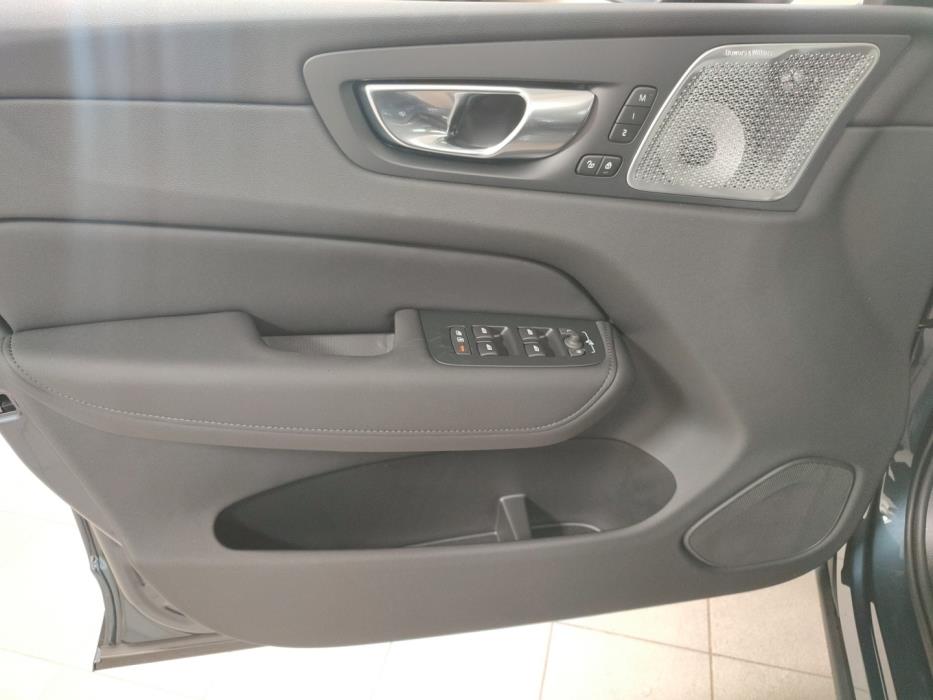 VOLVO XC60 2027