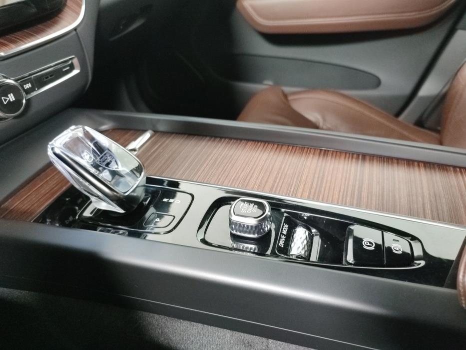VOLVO XC60 2020