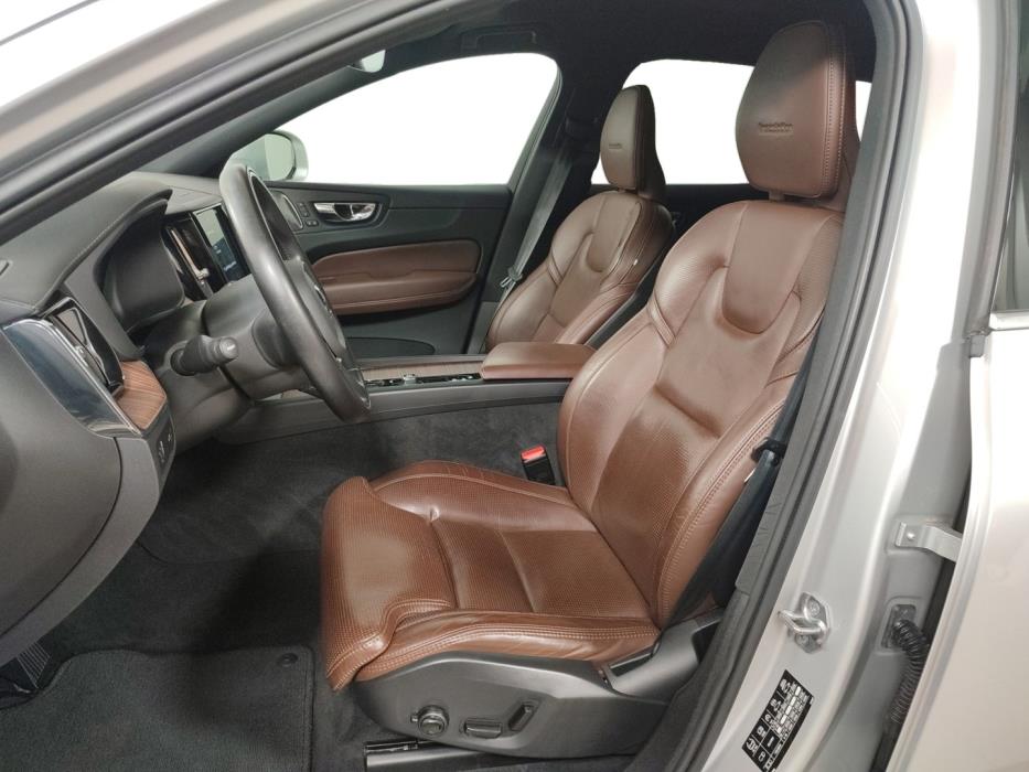 VOLVO XC60 2020