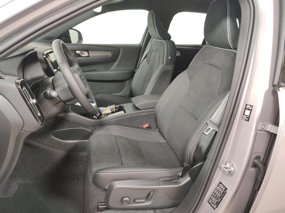 VOLVO EX40 2027