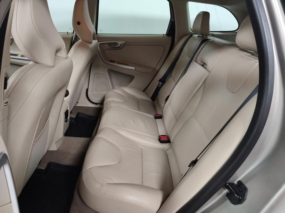 VOLVO XC60 2011