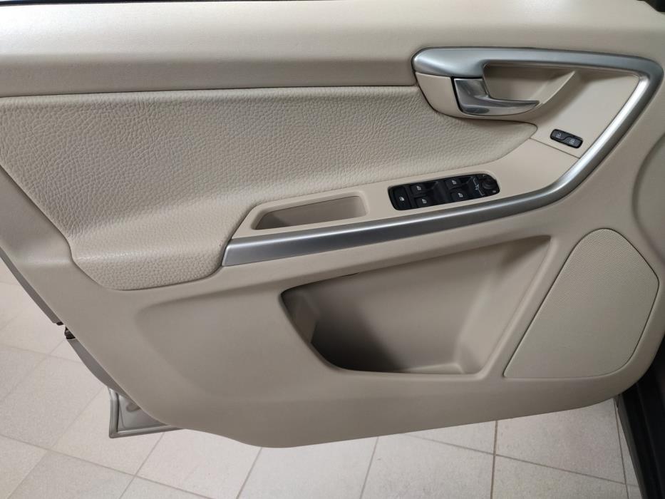 VOLVO XC60 2011