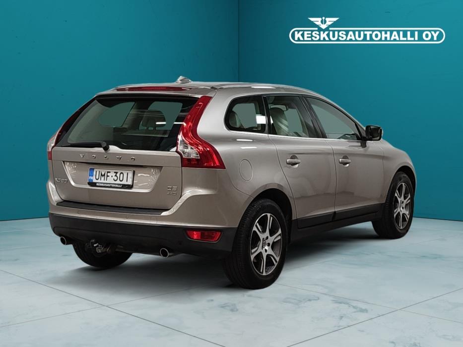 VOLVO XC60 2011