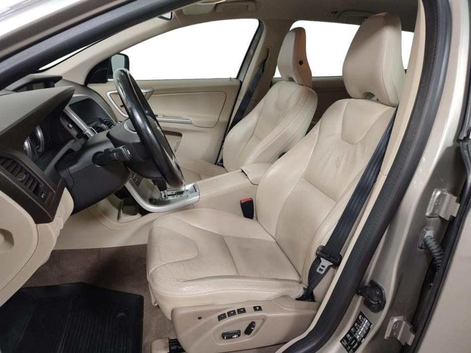 VOLVO XC60 2011