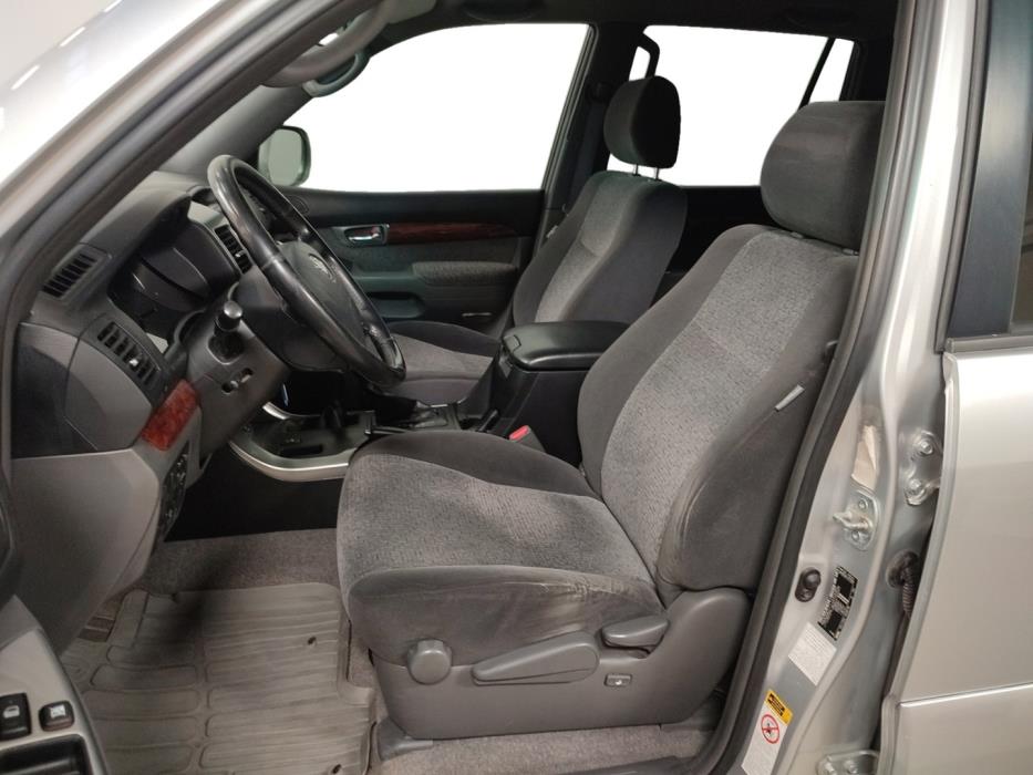 TOYOTA Land Cruiser 2006