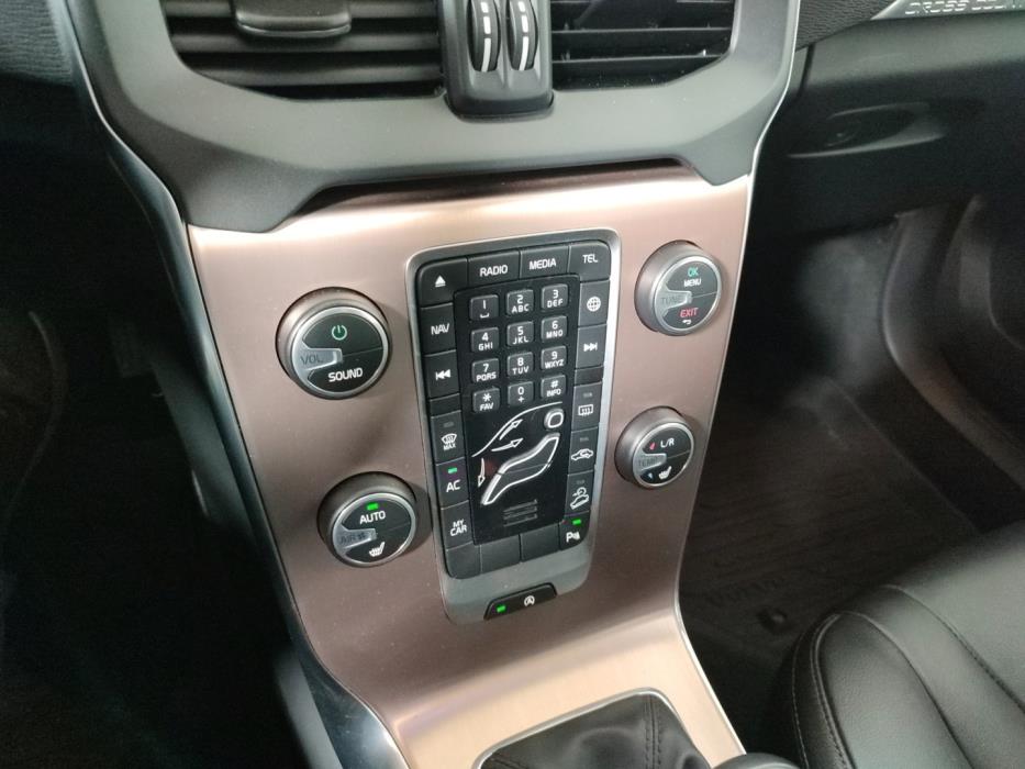 VOLVO V40 Cross Country 2016