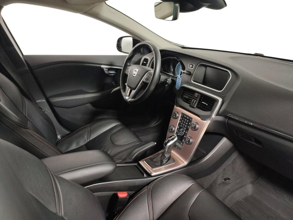 VOLVO V40 Cross Country 2016