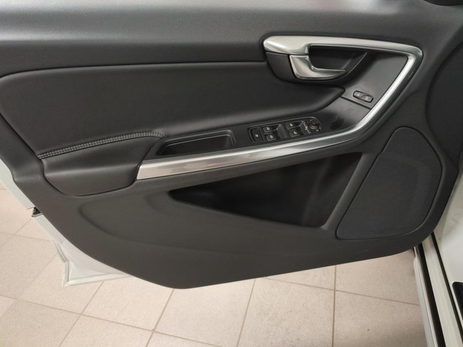 VOLVO V60 Cross Country 2016