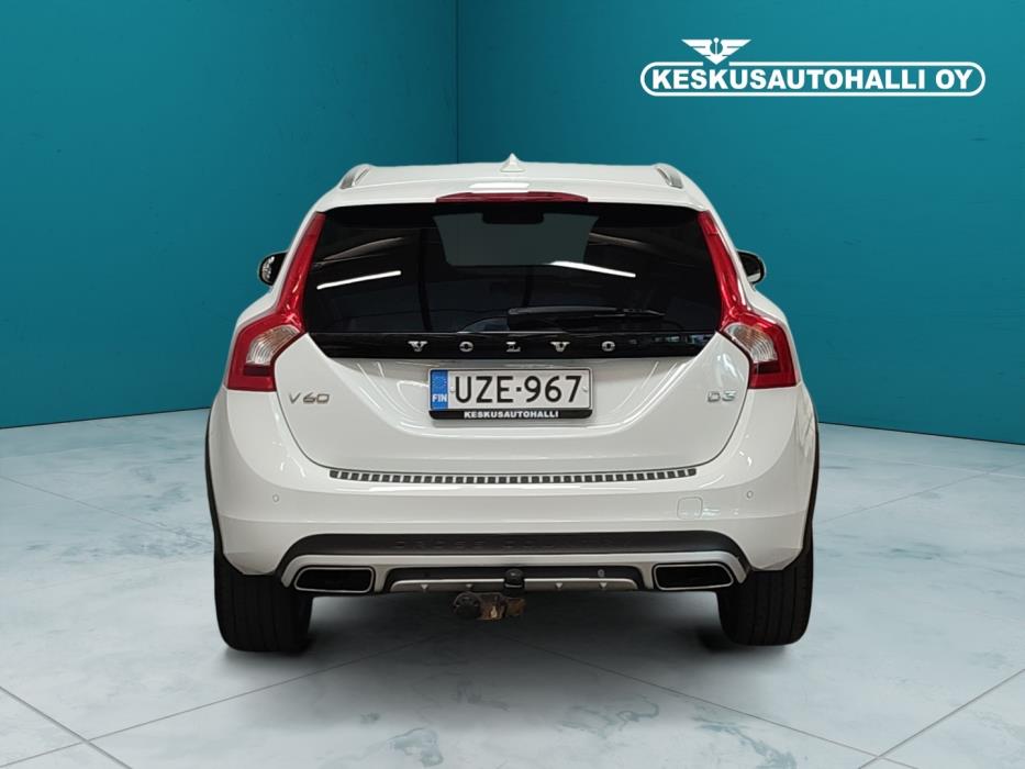 VOLVO V60 Cross Country 2016