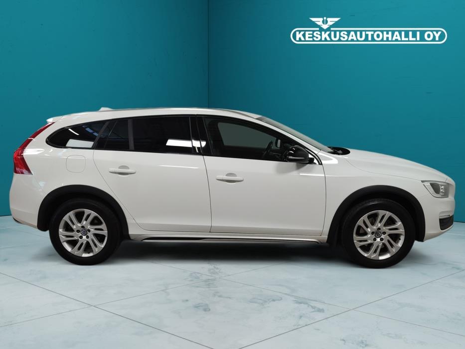 VOLVO V60 Cross Country 2016