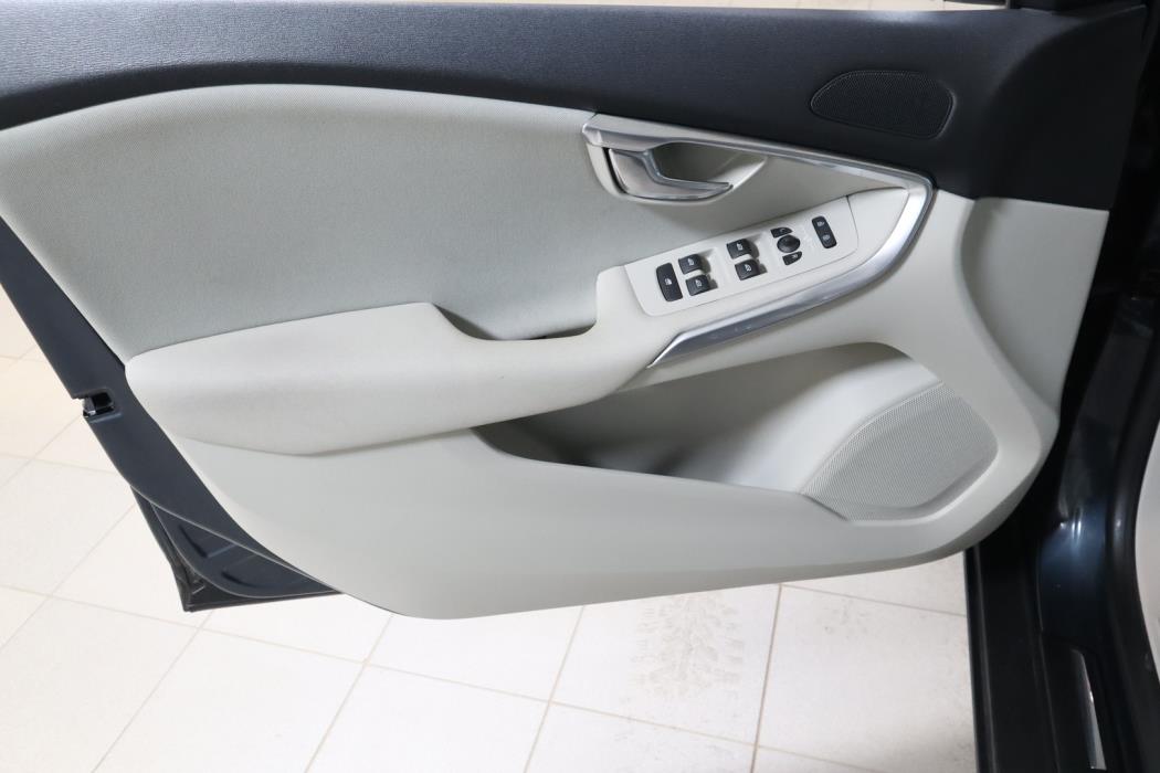 VOLVO V40 Cross Country 2017