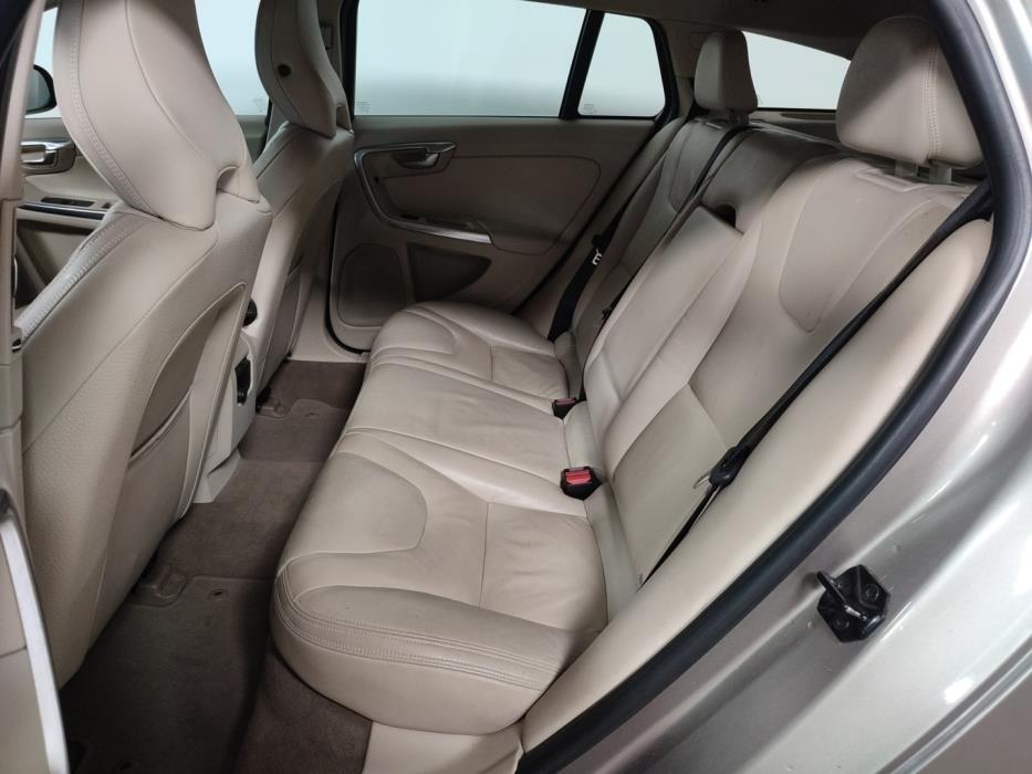 VOLVO V60 2012